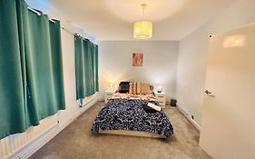 Victoria Family Apartment In Central London